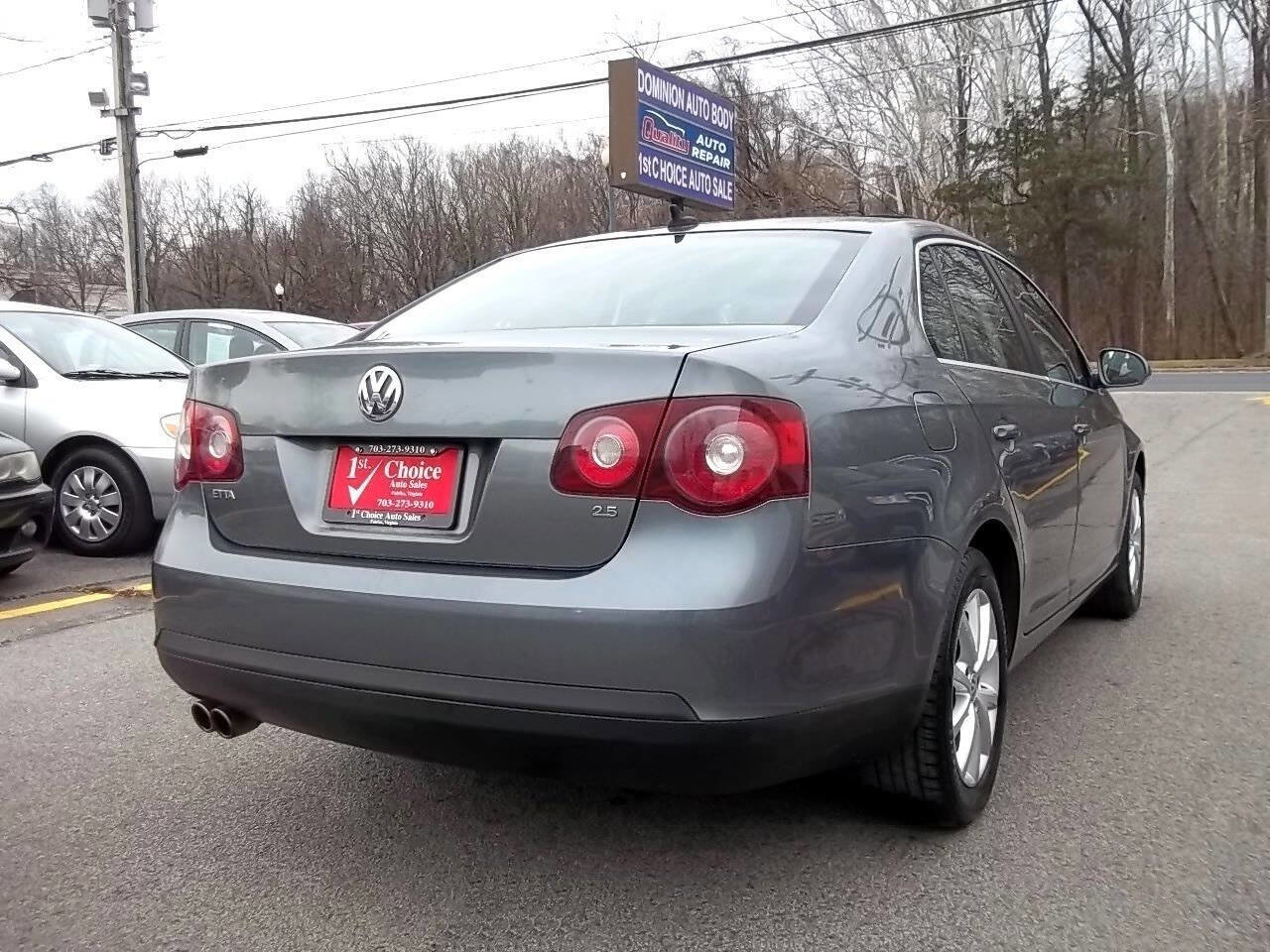 Used 2010 Volkswagen Jetta SE image 2