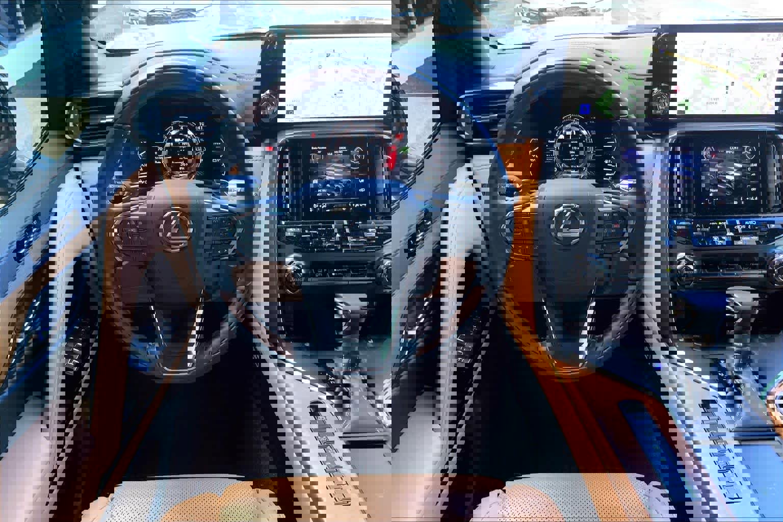 Used 2024 Lexus LX 600 4WD w/ Luxury Package image 6