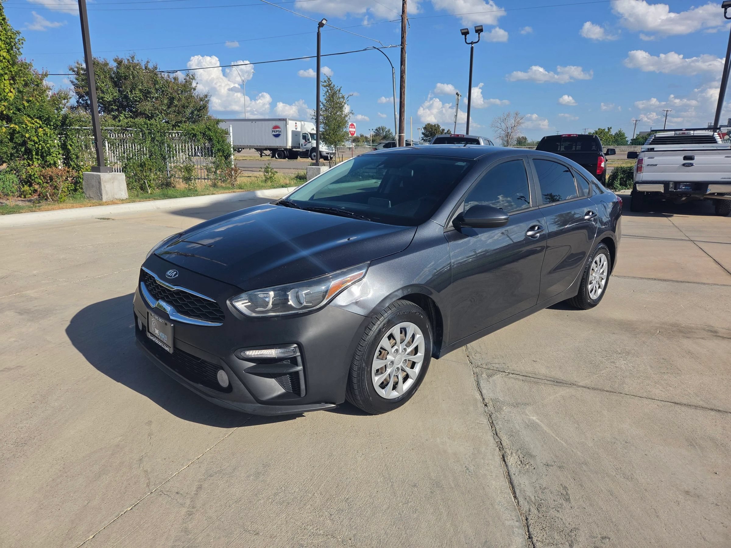 Used 2021 Kia Forte Sedan FWD image 4