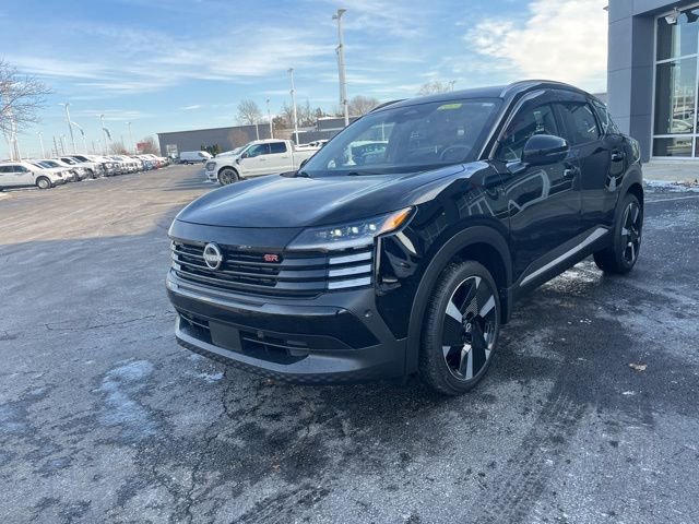 Used 2025 Nissan Kicks SR image 2