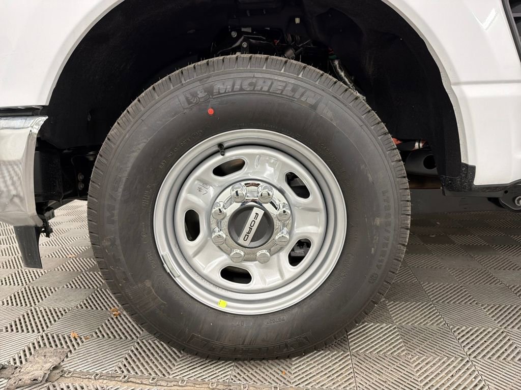 New 2026 Ford F250 XL w/ XL Chrome Package image 11