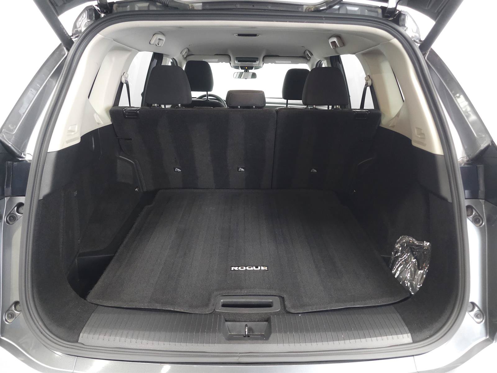 Used 2024 Nissan Rogue SV AWD/4WD image 9