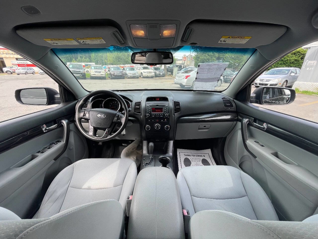 Used 2013 Kia Sorento LX w/ Value Pkg image 9