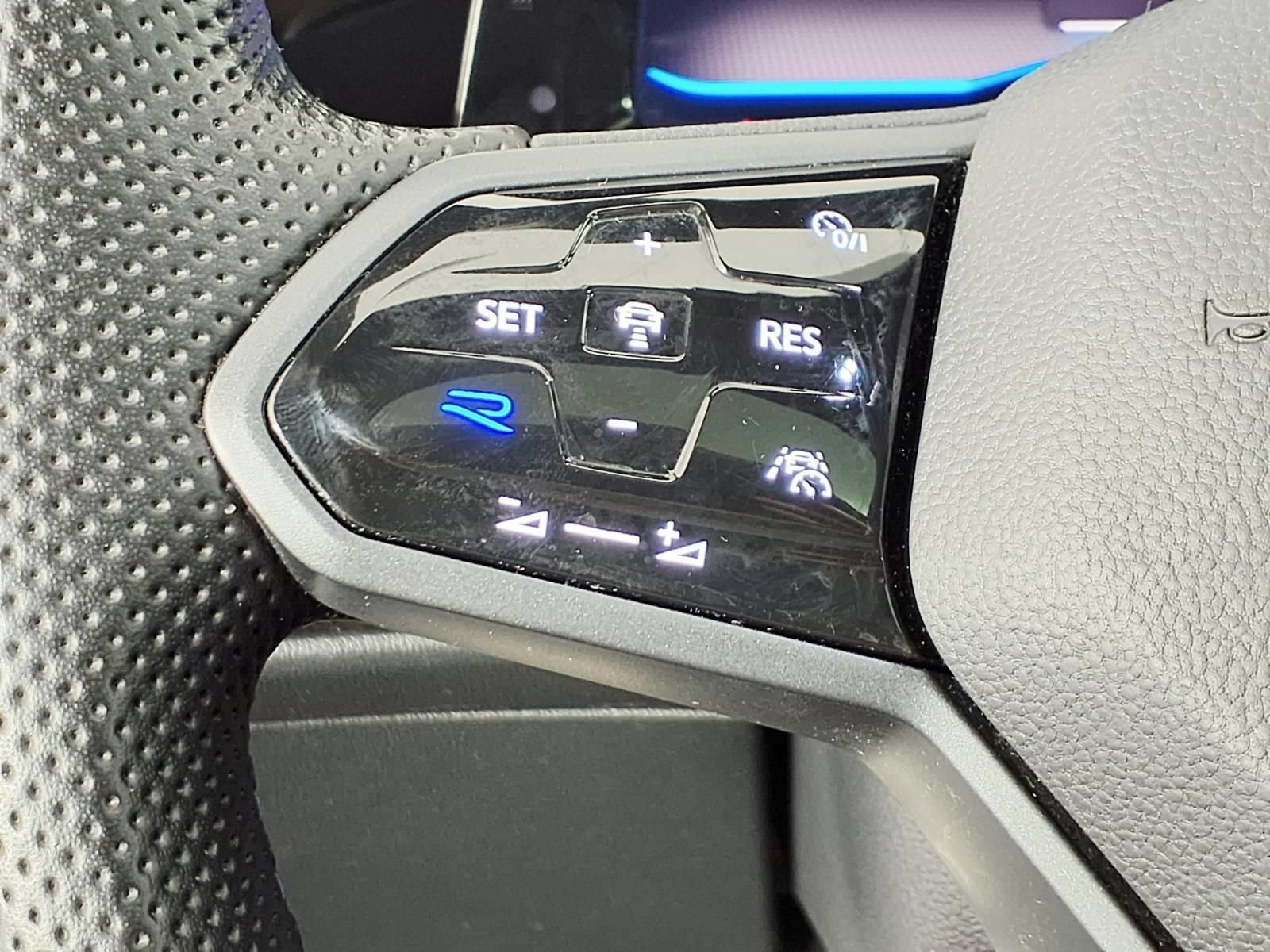 Used 2023 Volkswagen Golf R w/ Golf Protection Package AWD/4WD image 17