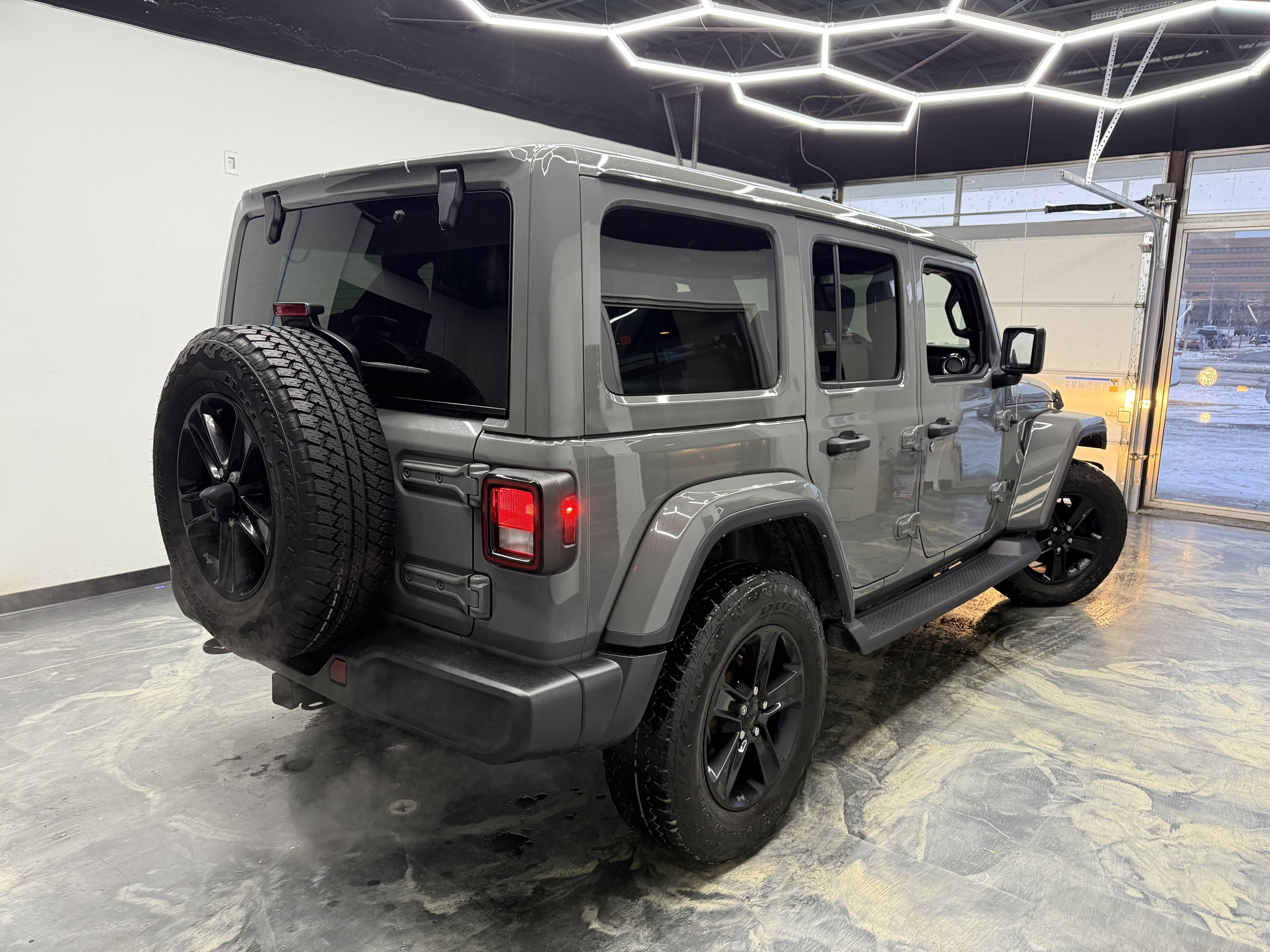 Used 2021 Jeep Wrangler Unlimited Sahara image 5