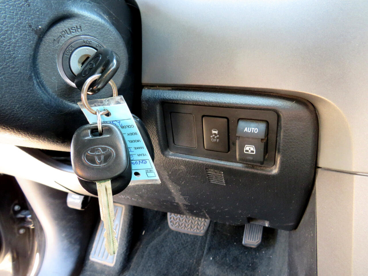 Used 2014 Toyota Sequoia SR5 w/ Sport Appearance Package image 15