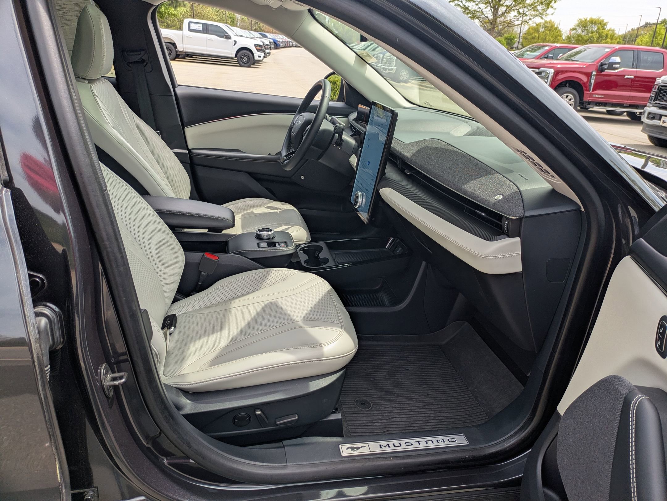 Certified 2022 Ford Mustang Mach-E Premium AWD/4WD image 38