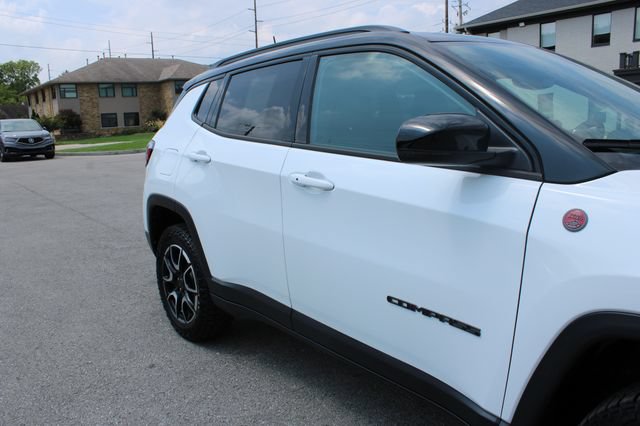 Used 2025 Jeep Compass Trailhawk w/ Trailhawk Convenience Group AWD/4WD image 46