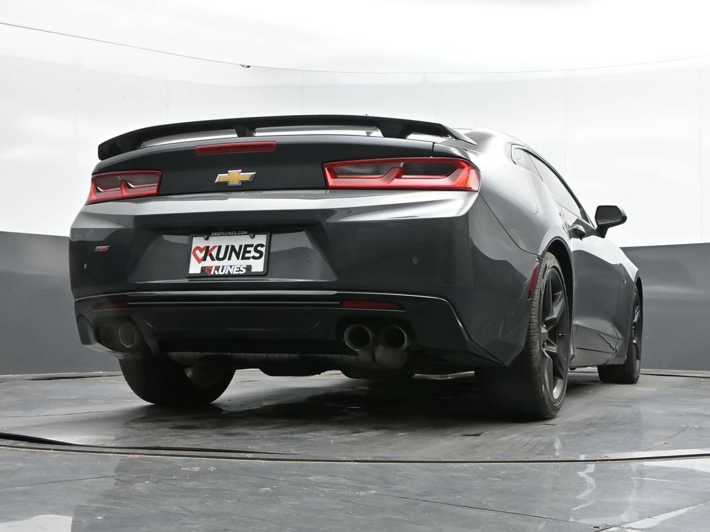 Used 2016 Chevrolet Camaro SS RWD image 41