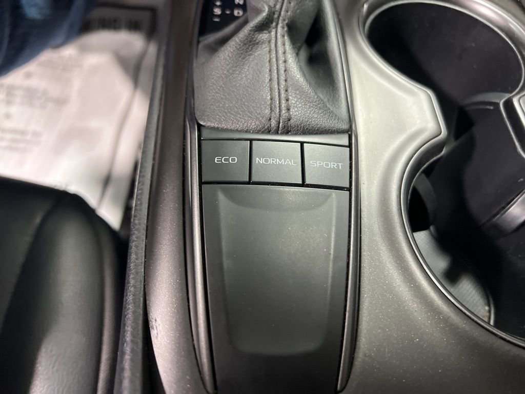 Used 2024 Toyota Camry SE image 29
