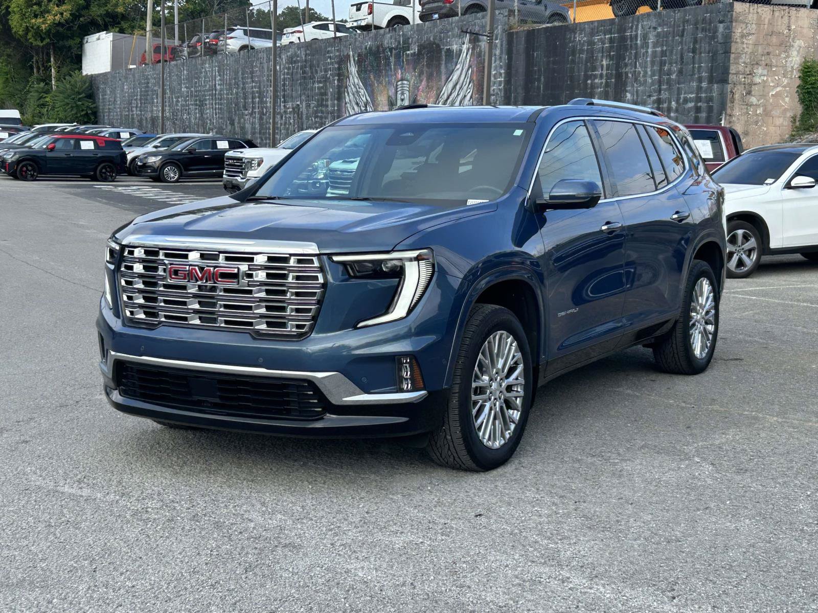 Used 2026 GMC Acadia Denali w/ Super Cruise Package AWD/4WD image 3
