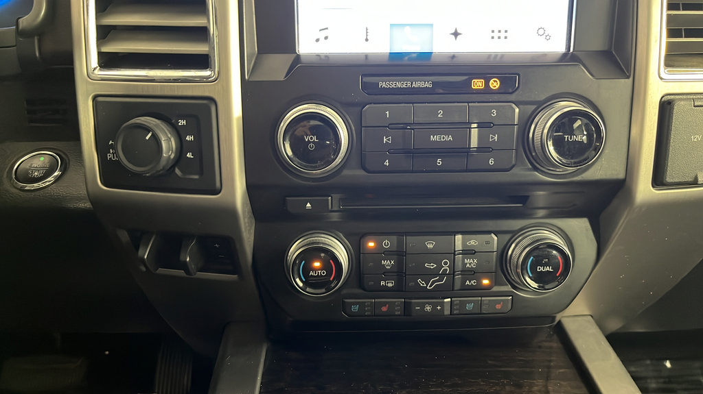 Used 2017 Ford F350 Platinum w/ FX4 4x4 Off Road Package image 33
