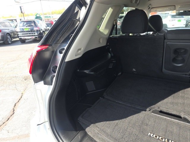 Used 2019 Nissan Rogue SV image 51