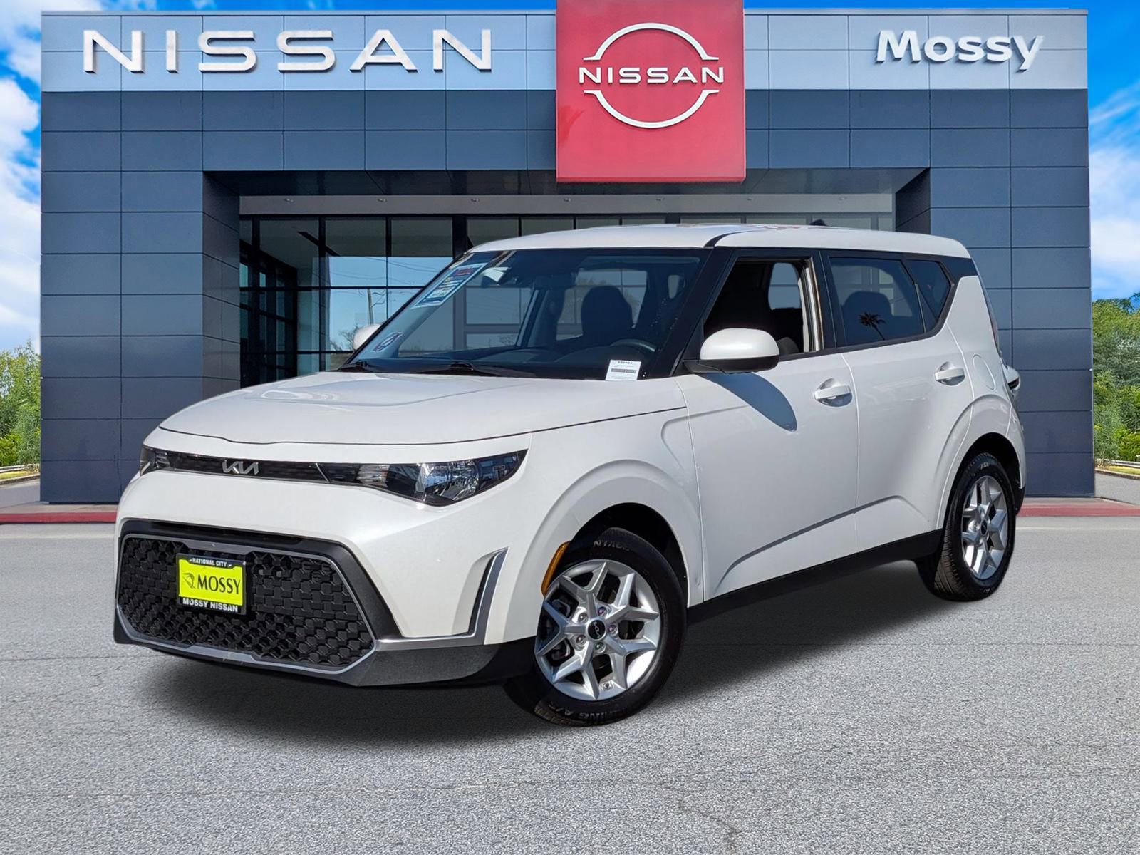 Used 2023 Kia Soul LX w/ Option Group 015
