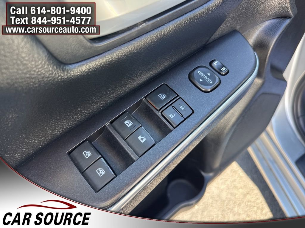 Used 2016 Toyota Camry LE image 12