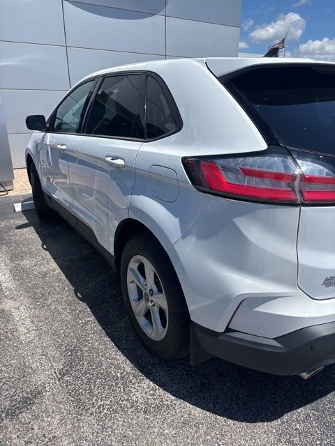 Used 2020 Ford Edge SE w/ Cargo Accessory Package FWD image 4