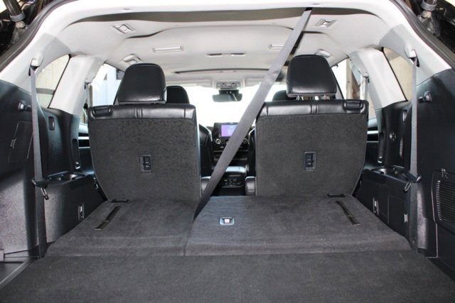 Used 2023 Toyota Highlander L image 15