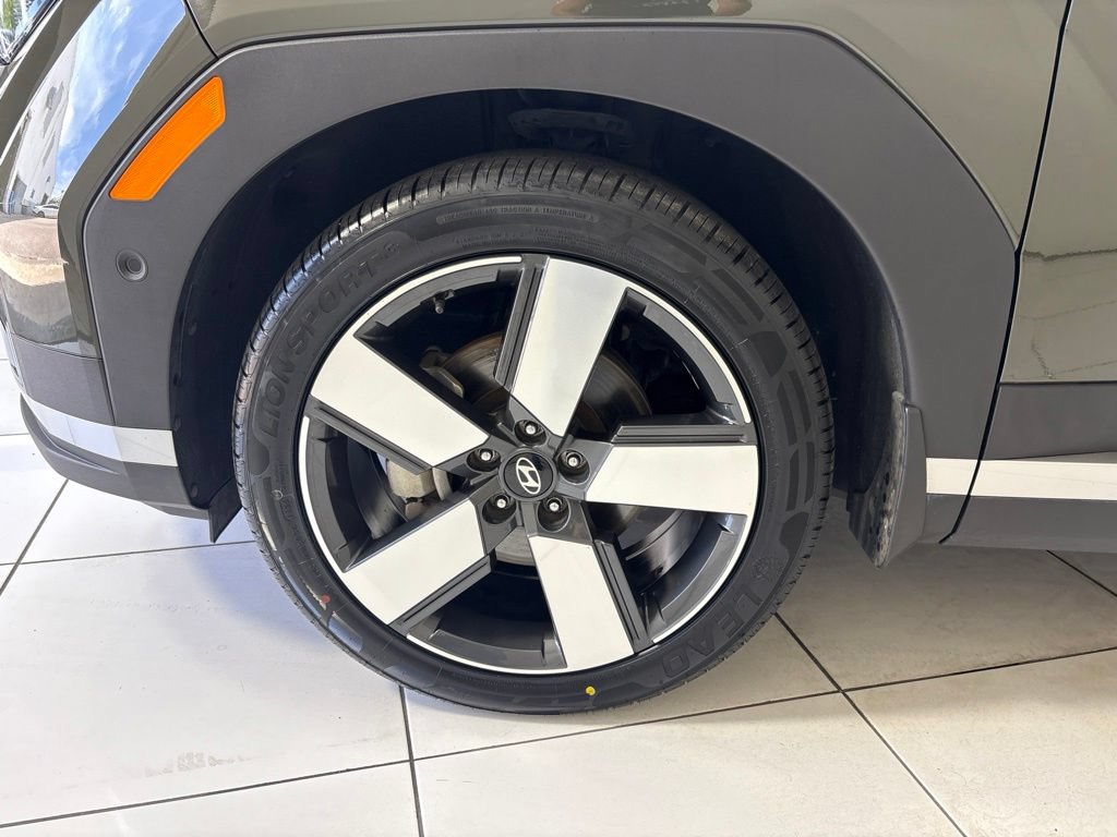 Used 2024 Hyundai Santa Fe Limited FWD image 9