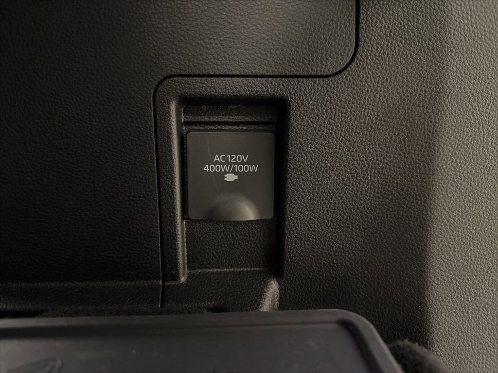 Used 2025 Toyota Sequoia Capstone AWD/4WD image 43