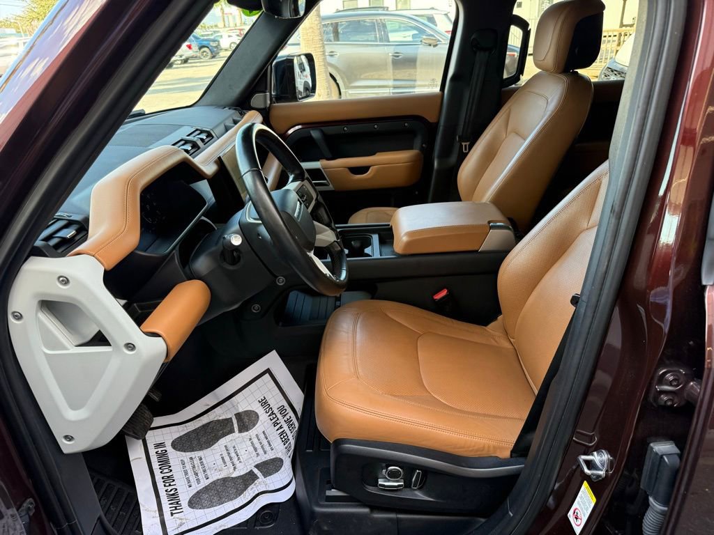 Used 2023 Land Rover Defender 130 SE image 16