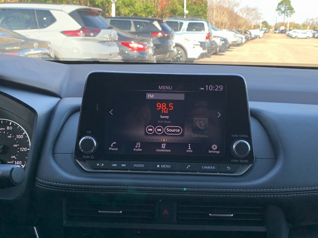 Used 2023 Nissan Rogue SV w/ SV Premium B Package image 17