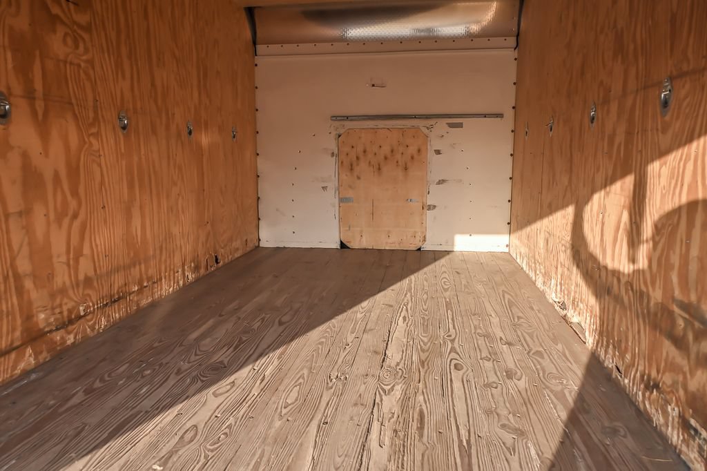 Used 2018 Chevrolet Express 3500 Extended w/ Power Convenience Package RWD image 8