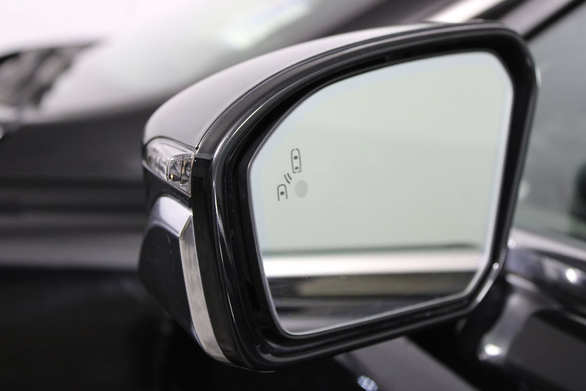 Used 2017 Lincoln Continental Select FWD image 46
