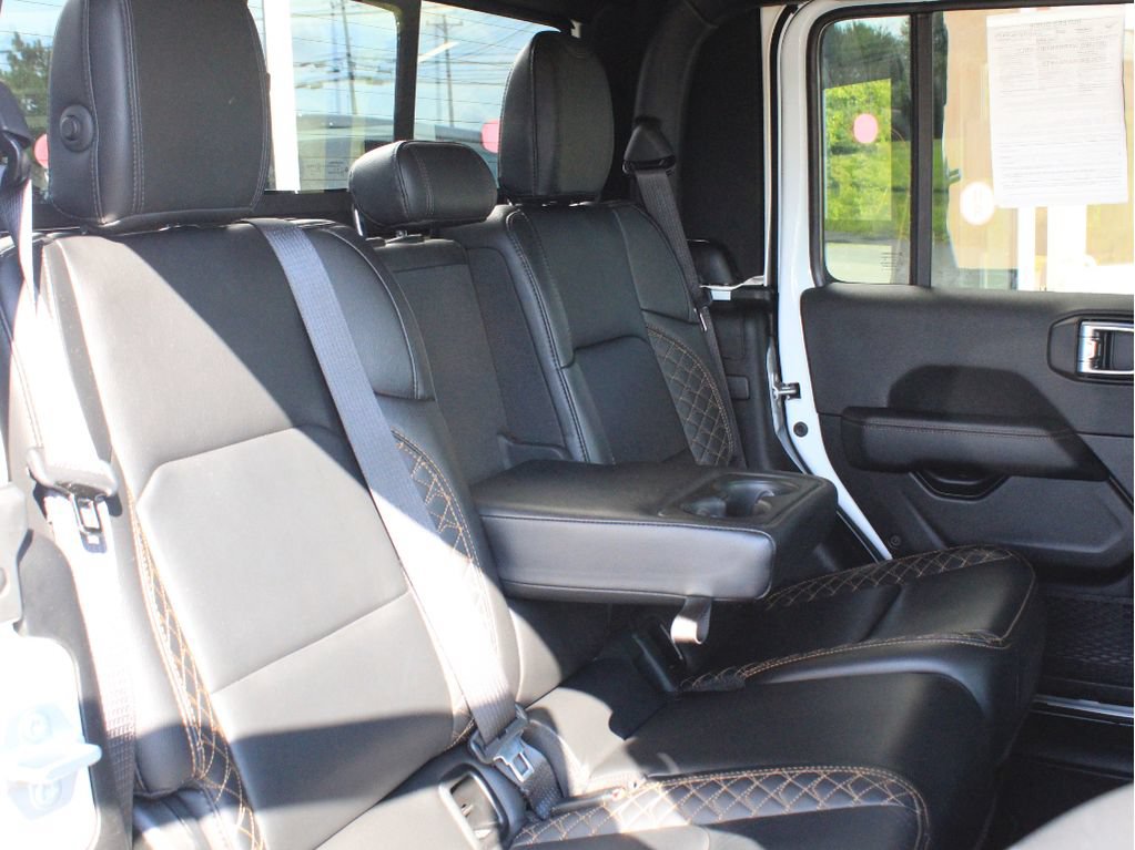 Used 2023 Jeep Gladiator Overland AWD/4WD image 29