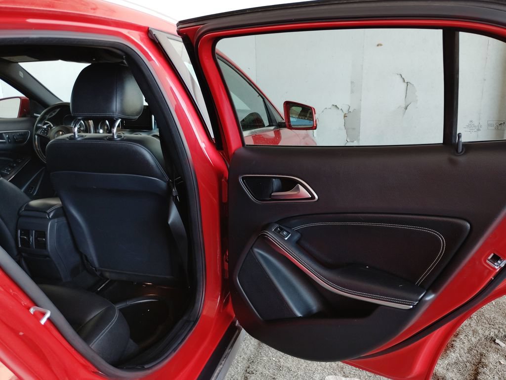 Used 2017 Mercedes-Benz GLA 250 w/ Premium Package image 13