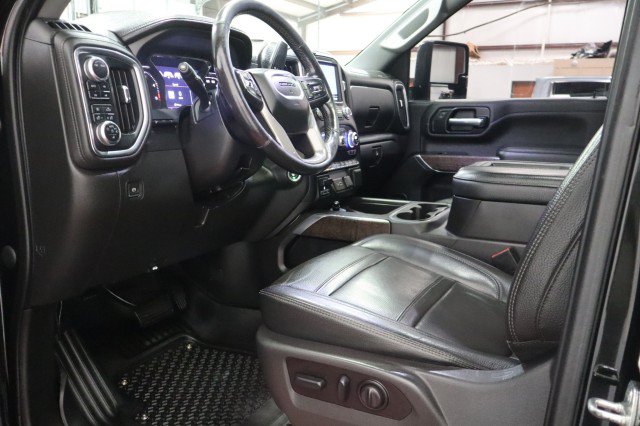 Used 2022 GMC Sierra 3500 Denali w/ Denali Black Diamond Edition AWD/4WD image 42