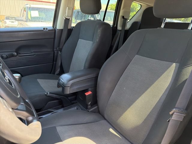 Used 2014 Jeep Compass Sport FWD image 14