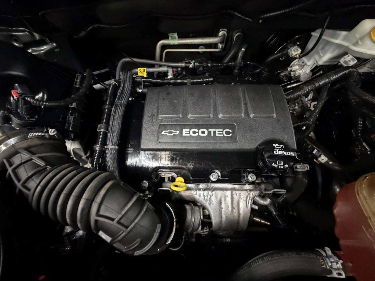 Used 2019 Chevrolet Trax LT w/ Sun & Sound Package AWD/4WD image 30