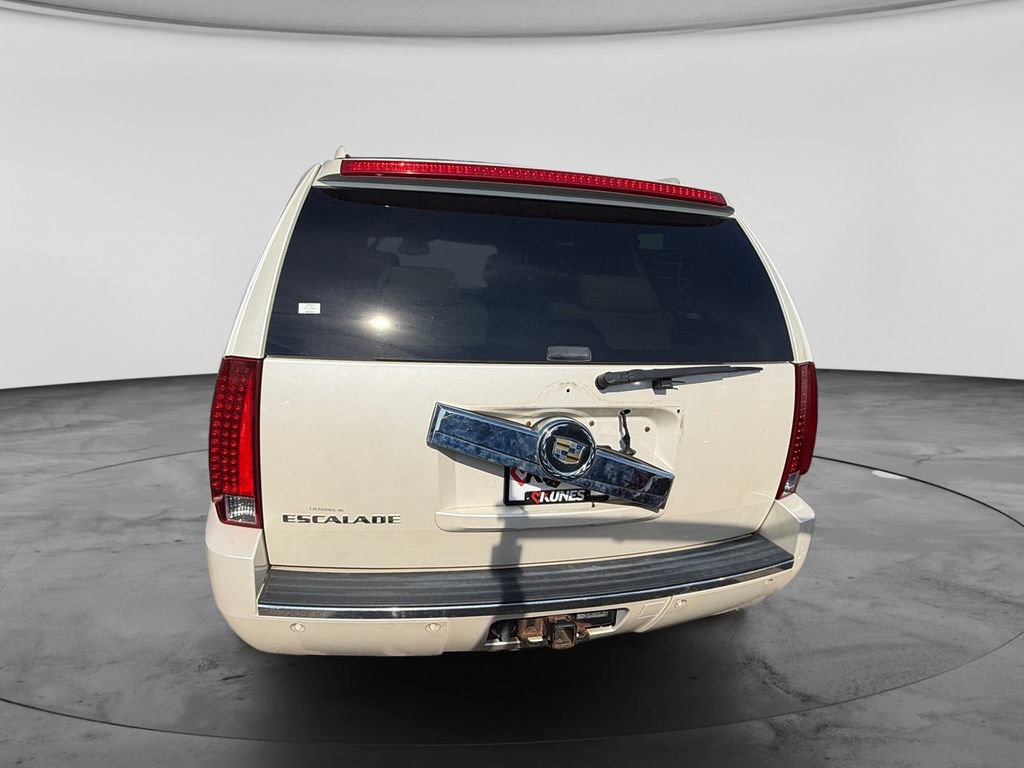 Used 2007 Cadillac Escalade AWD w/ Information Package image 8