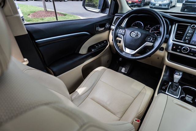 Used 2016 Toyota Highlander Limited FWD image 44