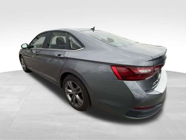 Used 2024 Volkswagen Jetta SE FWD image 6