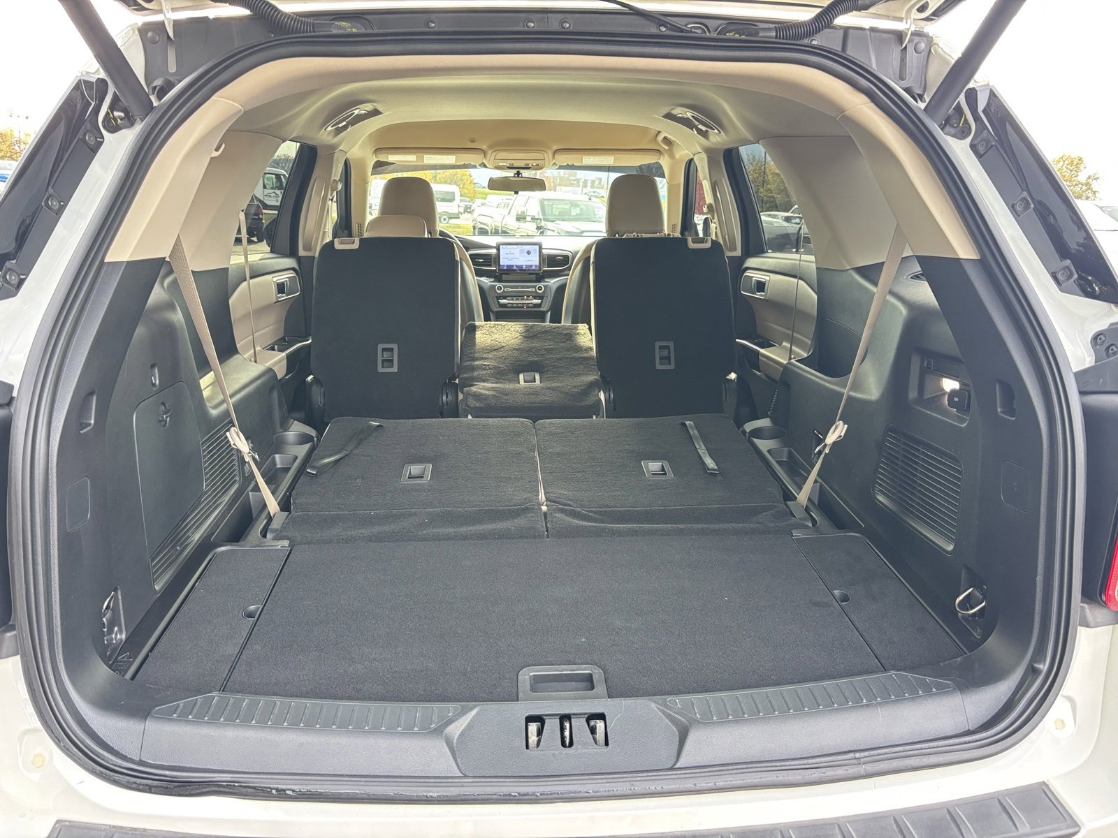 Used 2020 Ford Explorer XLT w/ Equipment Group 202A image 23