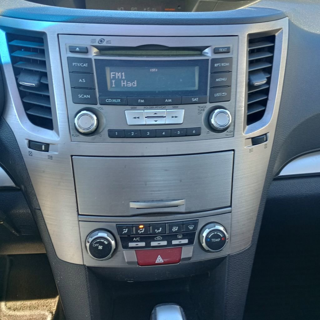 Used 2013 Subaru Legacy 2.5i Premium w/ All-Weather Pkg AWD/4WD image 13