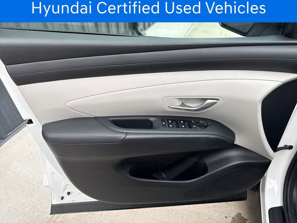 Certified 2025 Hyundai Tucson SE image 11