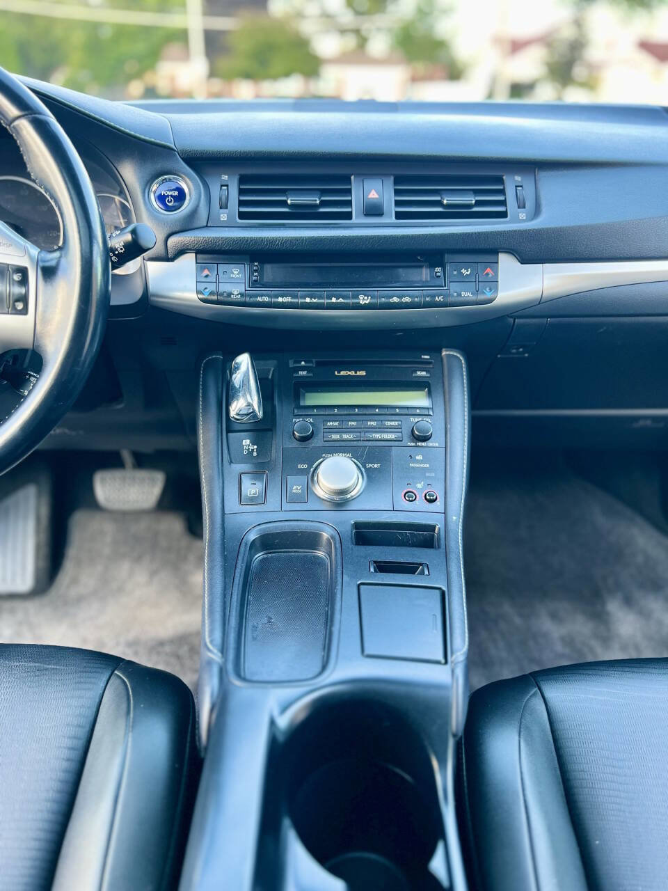 Used 2011 Lexus CT 200h Premium image 17