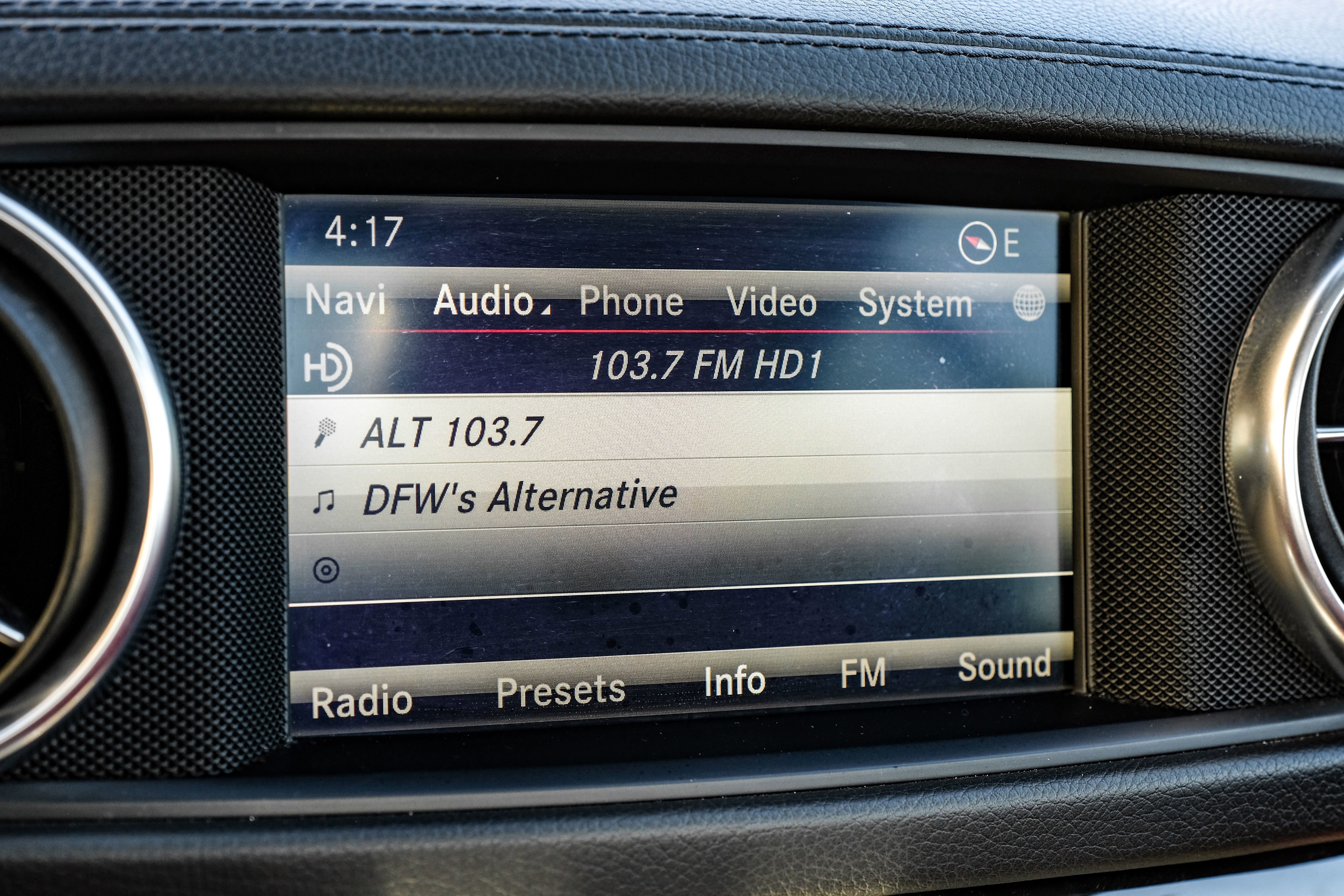 Used 2016 Mercedes-Benz SL 400 w/ Premium I Package image 23