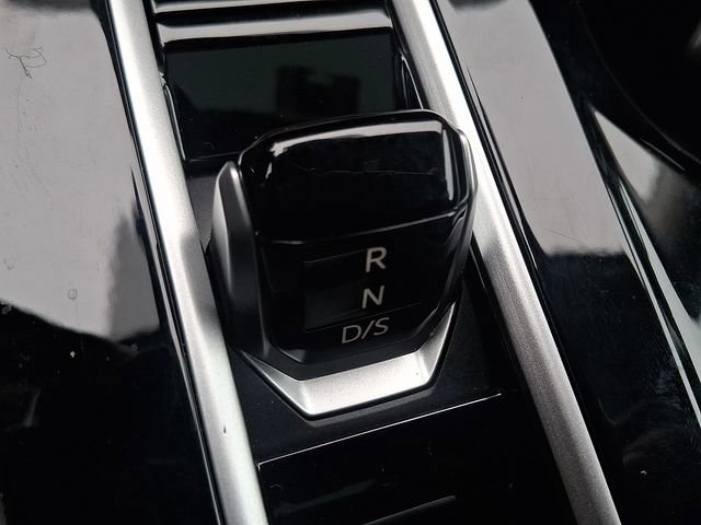 Used 2025 Volkswagen Atlas SEL image 16