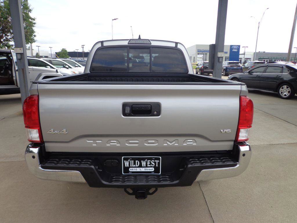 Used 2017 Toyota Tacoma 4x4 Double Cab image 5