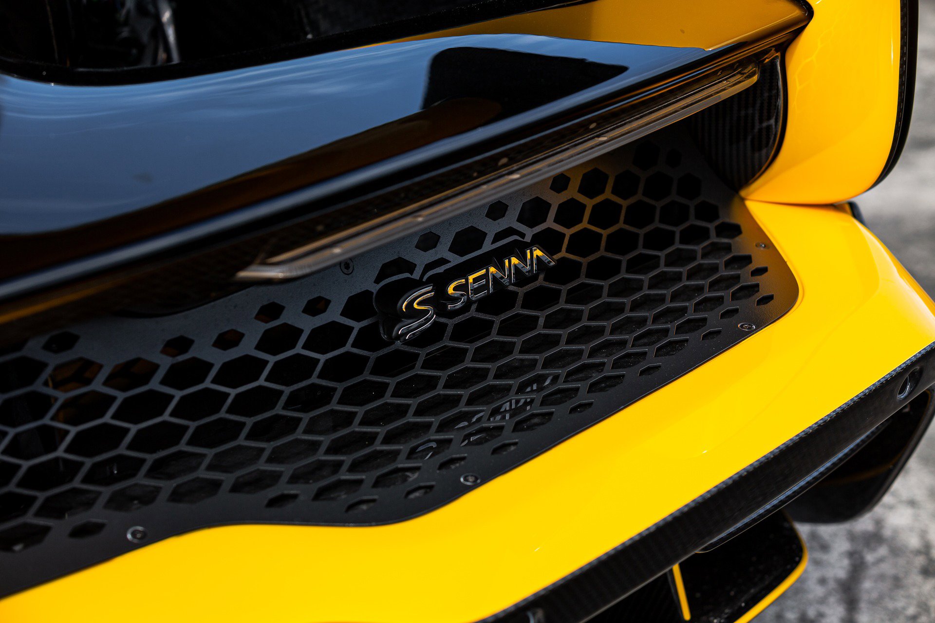 Used 2019 McLaren Senna image 46