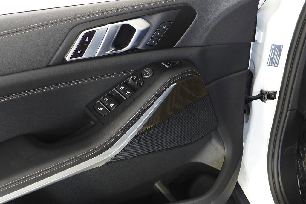 Used 2023 BMW X5 sDrive40i w/ Premium Package RWD image 12