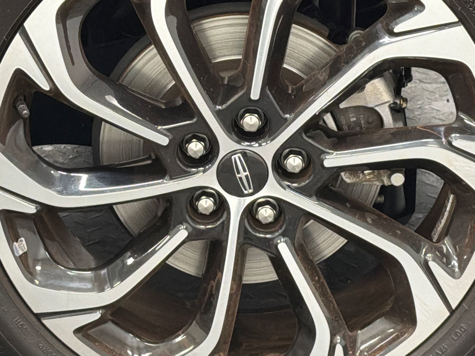 Used 2024 Lincoln Nautilus Reserve image 5