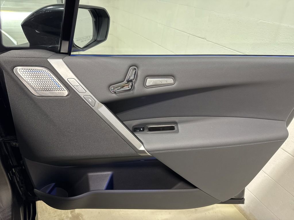 Used 2025 BMW iX M60 image 44