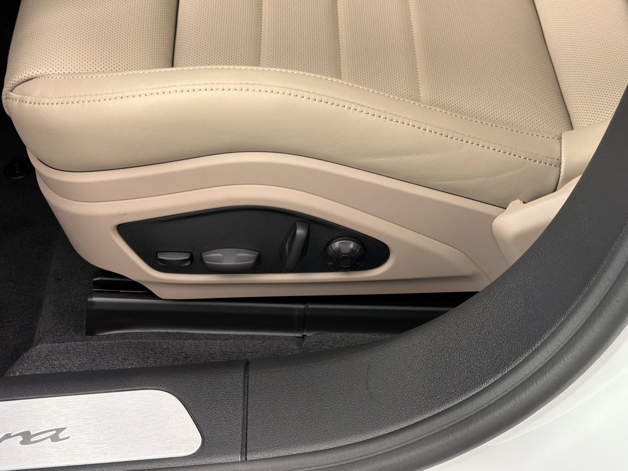 New 2026 Porsche Panamera image 14