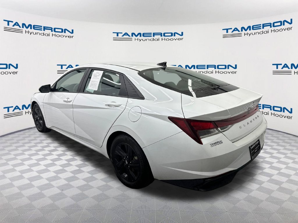 Used 2021 Hyundai Elantra SEL FWD image 3