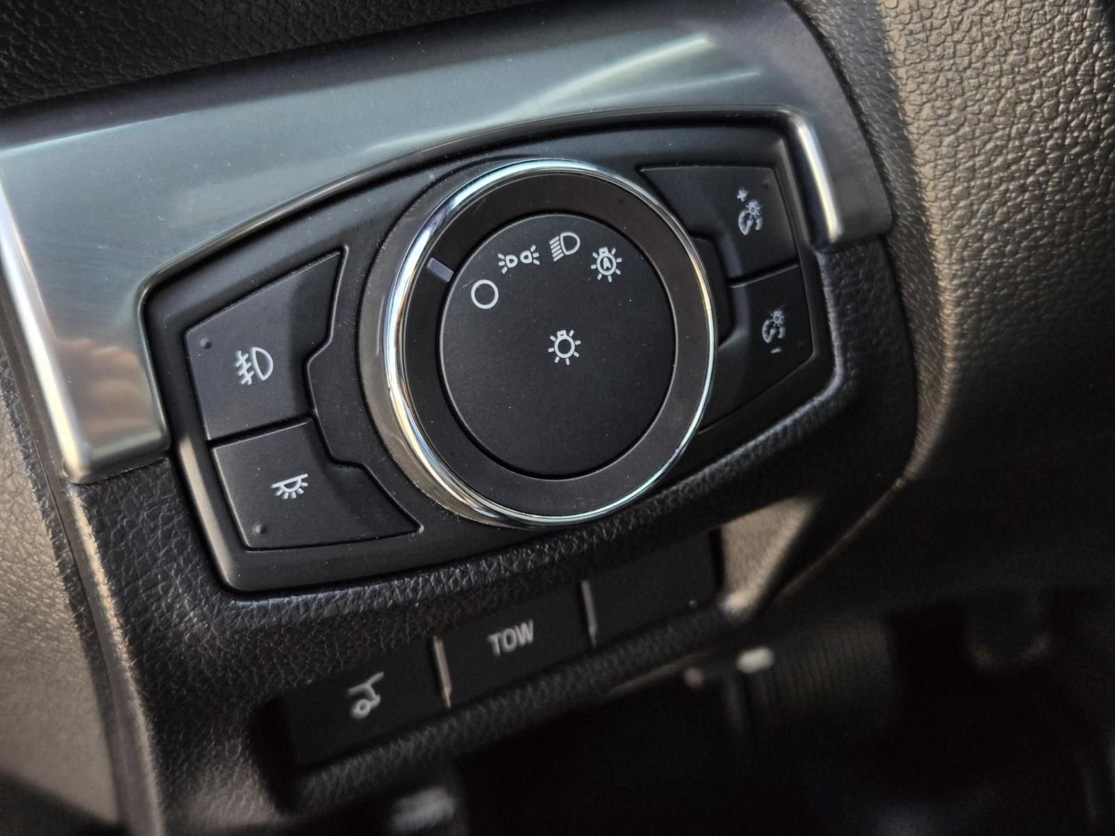 Used 2018 Ford Explorer Sport w/ Equipment Group 401A AWD/4WD image 26