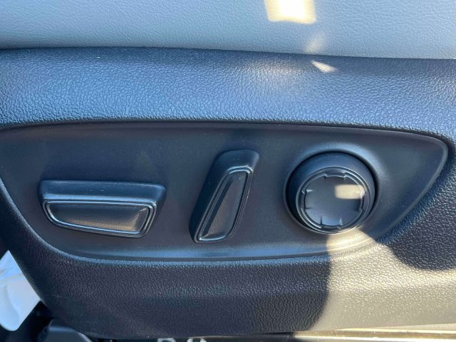 Certified 2025 Toyota Sienna XLE w/ XLE Plus Package FWD image 22
